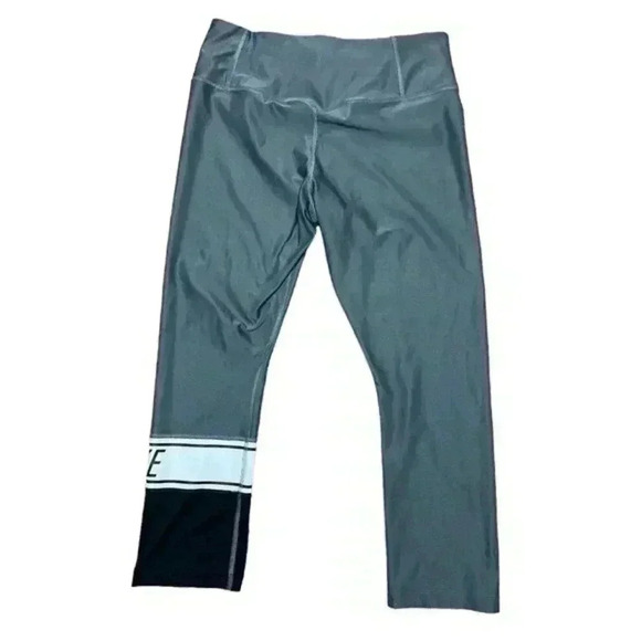 Nike Women's Power Victory Training Crop Leggings - Picture 8 of 9